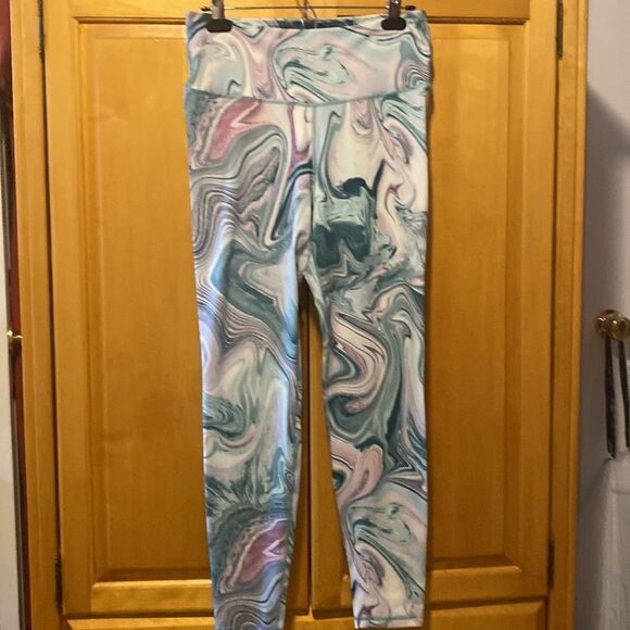 Old Navy High-rise go dry marble design leggings size L - Picture 3 of 5